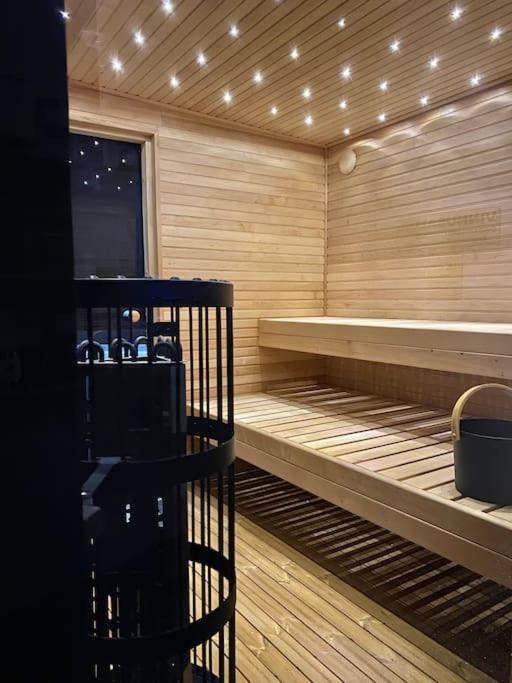 Grimsnes og Grafningshreppur Luxury Lakefront Villa, Infinity Hot Tub And Sauna מראה חיצוני תמונה
