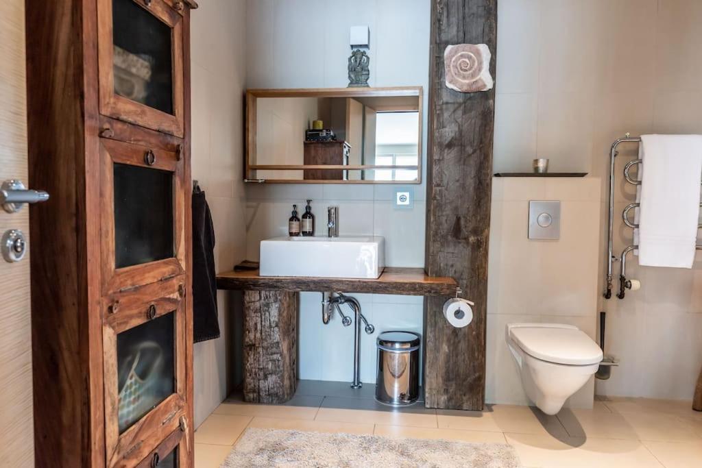 Grimsnes og Grafningshreppur Luxury Lakefront Villa, Infinity Hot Tub And Sauna מראה חיצוני תמונה