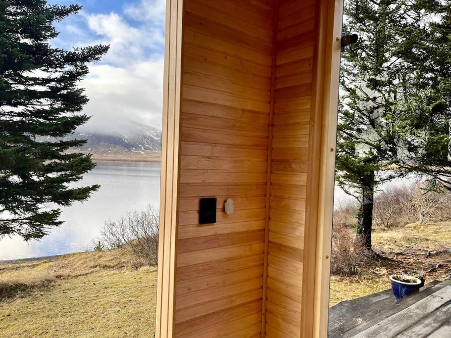 Grimsnes og Grafningshreppur Luxury Lakefront Villa, Infinity Hot Tub And Sauna מראה חיצוני תמונה