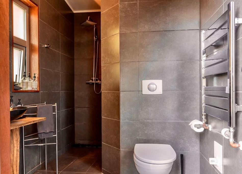 Grimsnes og Grafningshreppur Luxury Lakefront Villa, Infinity Hot Tub And Sauna מראה חיצוני תמונה