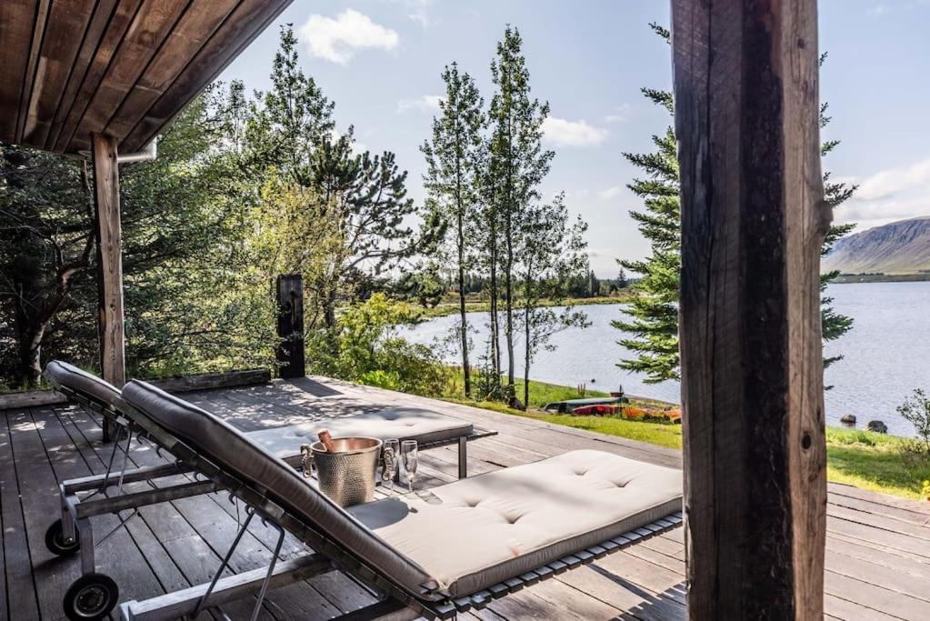 Grimsnes og Grafningshreppur Luxury Lakefront Villa, Infinity Hot Tub And Sauna מראה חיצוני תמונה