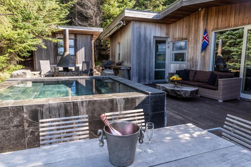 Grimsnes og Grafningshreppur Luxury Lakefront Villa, Infinity Hot Tub And Sauna מראה חיצוני תמונה